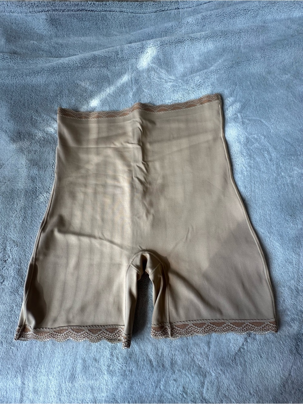 High-Waist Shaping Shorts with Lace Trim - Nude